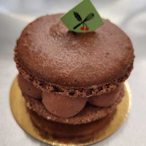 Macaron chocolat et creme brulee patisserie artisanale Aix en Provence